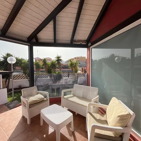 Casa Roja - Banama Willa