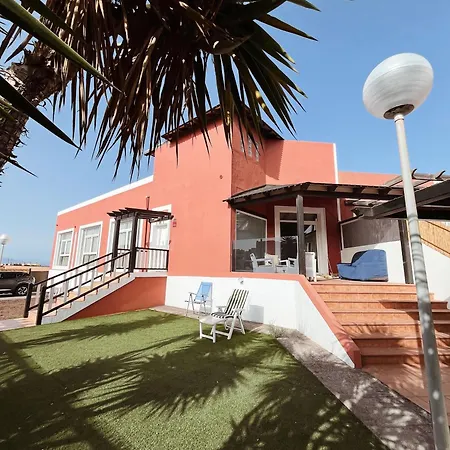 Casa Roja - Banama *